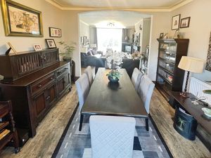 Dining- click for photo gallery